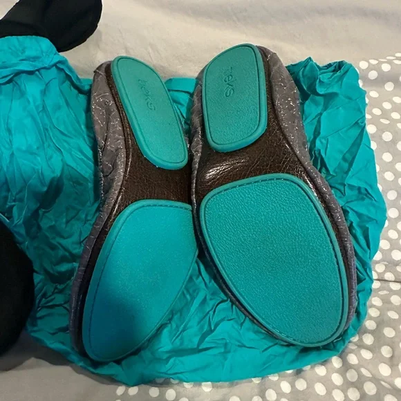 Tieks Gray patent croc size 8 like new - Picture 3 of 5